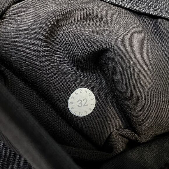 Lululemon Commission Short Mens 32 Relaxed Warpstreme 11" M7A83S Comfort Black - Picture 6 of 11